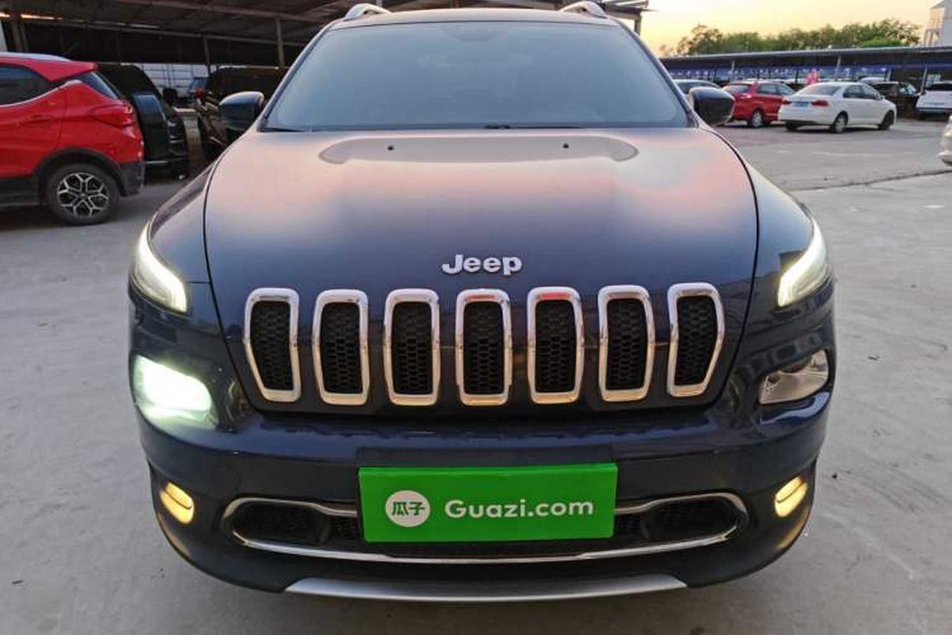 Used Jeep Cherokee 2017 2.0L Superior Edition Front