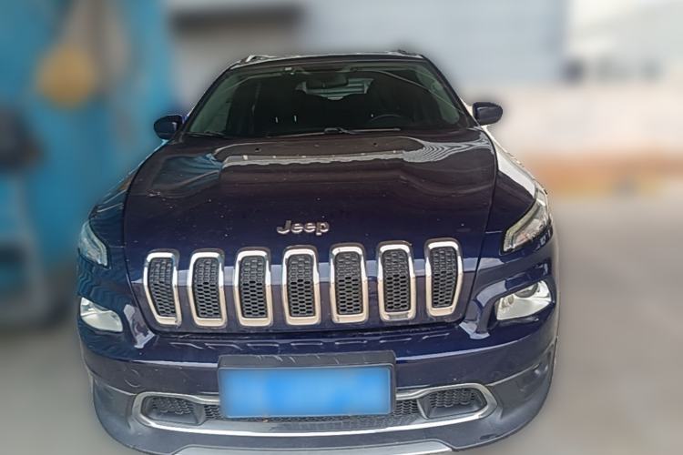 Used Jeep Cherokee 2017 2.0L Superior Edition Front