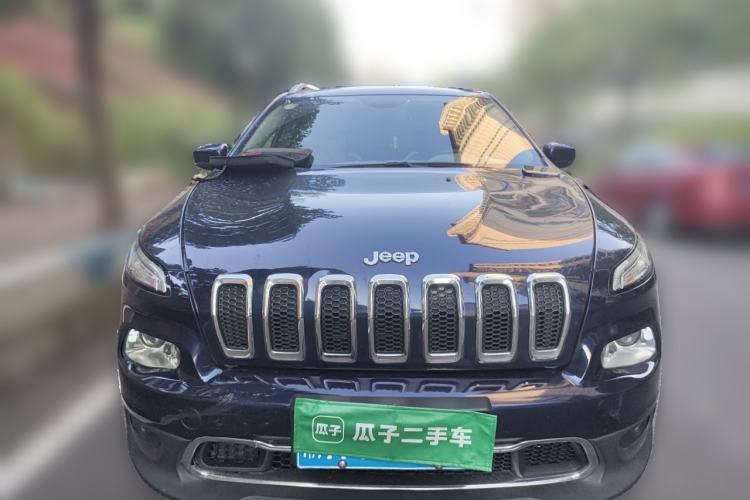 Used Jeep Cherokee 2017 2.0L Superior Edition Front