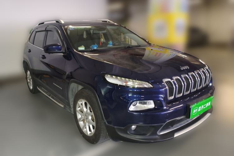 Used Jeep Cherokee 2017 2.4L Leading Edition Front Right 45 Deg