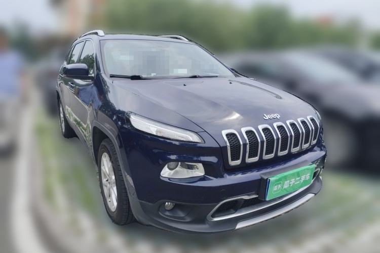 Used Jeep Cherokee 2017 2.4L Leading Edition Front Right 45 Deg