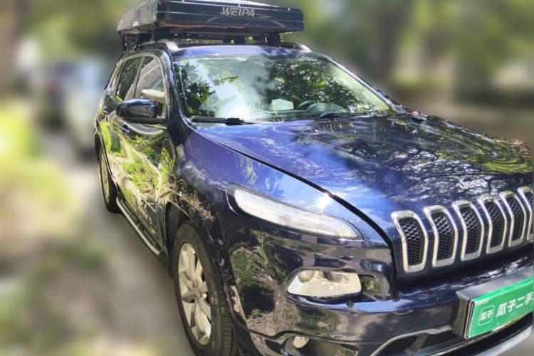 Used Jeep Cherokee 2017 2.4L Professional Smart Edition Front Right 45 Deg