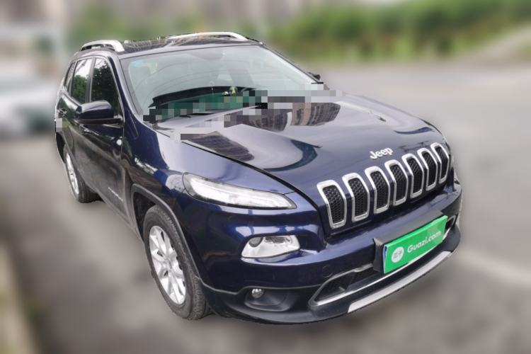 Used Jeep Cherokee 2017 2.0L Superior Edition Front Right 45 Deg