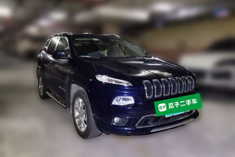Used Jeep Cherokee 2017 2.4L Professional Smart Edition Front Right 45 Deg