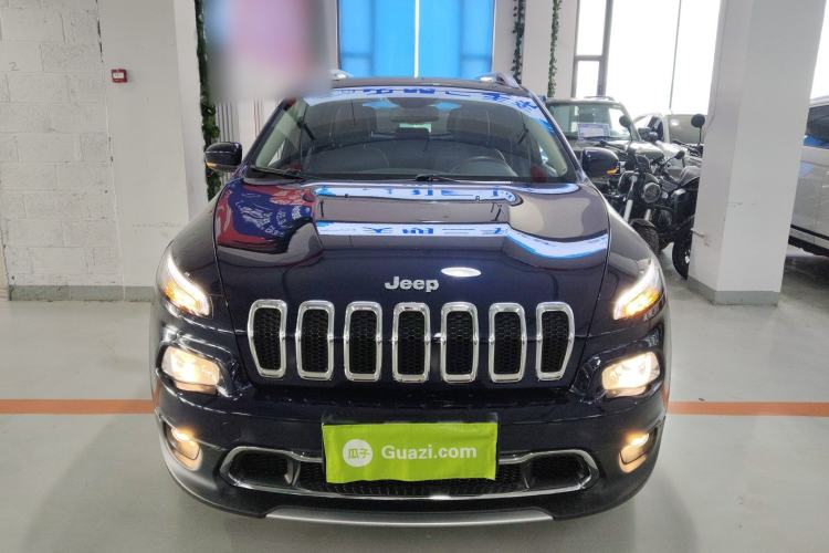 Used Jeep Cherokee 2017 2.0L Superior Edition Front