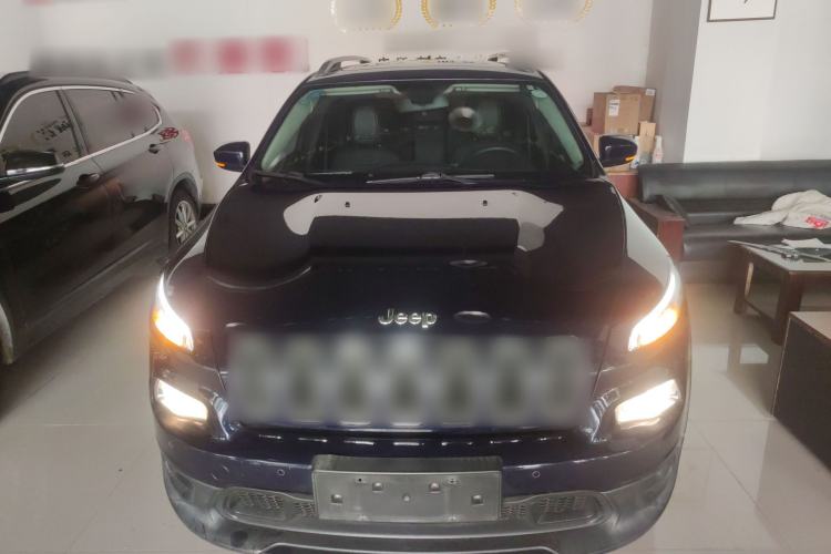 Used Jeep Cherokee 2017 2.0L Superior Edition Front