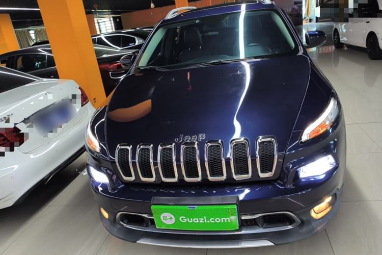 Used Jeep Cherokee 2017 2.0L Superior Edition Front