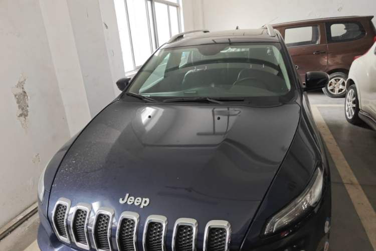 Used Jeep Cherokee 2017 2.0L Superior Edition Front