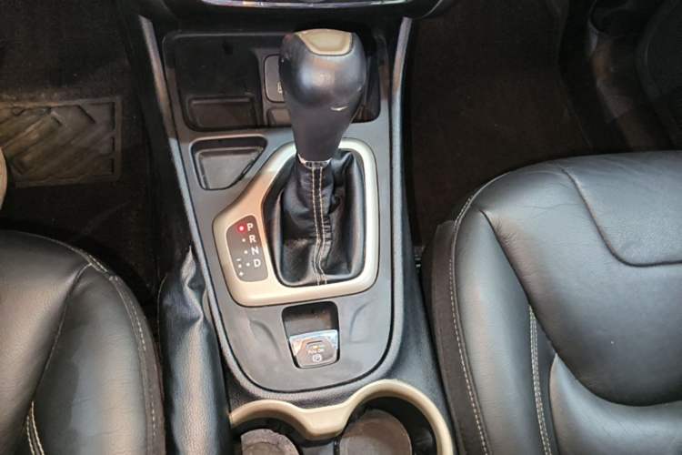 Used Jeep Cherokee 2017 2.0L Superior Edition Gear Lever