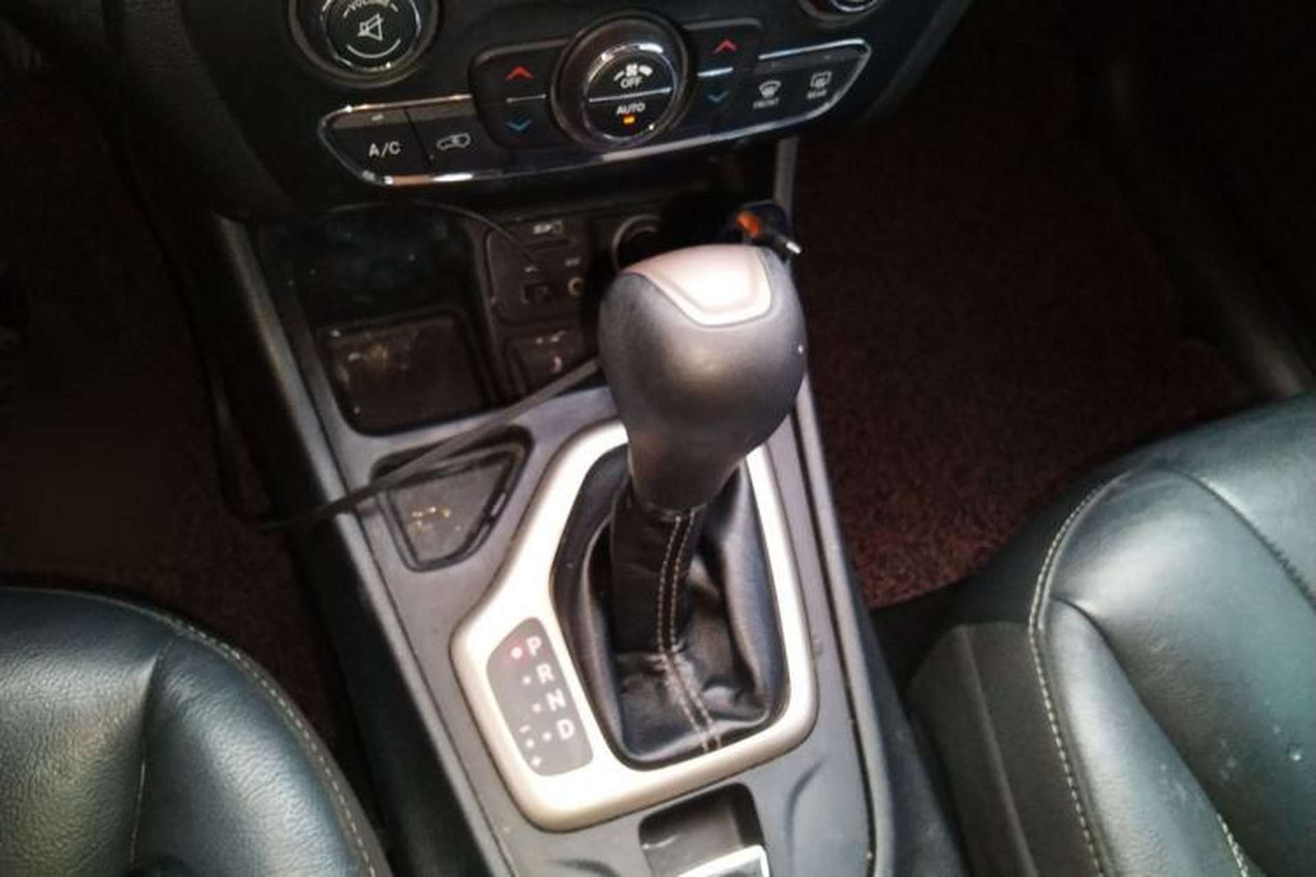 Used Jeep Cherokee 2017 2.0L Superior Edition Gear Lever