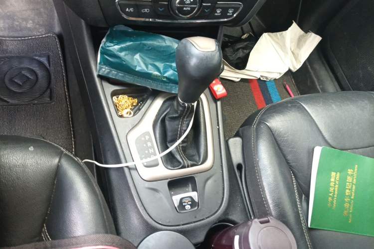 Used Jeep Cherokee 2017 2.0L Superior Edition Gear Lever