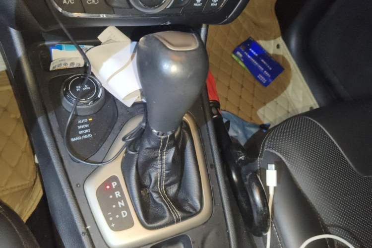 Used Jeep Cherokee 2017 2.4L Superior Edition Gear Lever