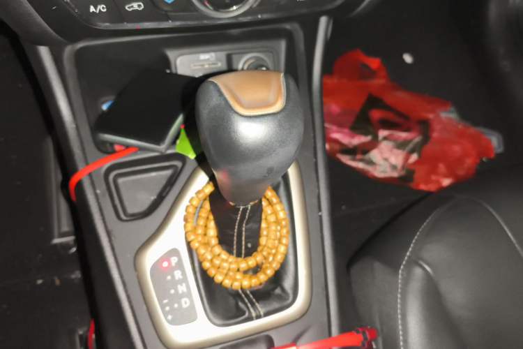 Used Jeep Cherokee 2017 2.0L Superior Edition Gear Lever