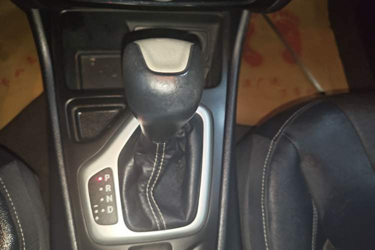 Used Jeep Cherokee 2017 2.4L Leading Smart Edition Gear Lever