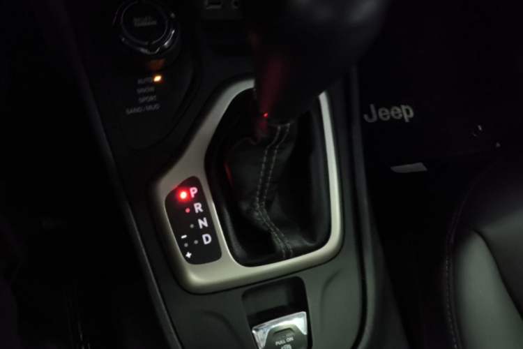 Used Jeep Cherokee 2017 2.4L Excellence Edition Gear Lever