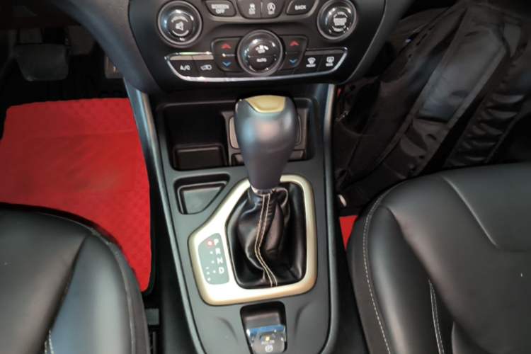 Used Jeep Cherokee 2017 2.0L Superior Edition Gear Lever