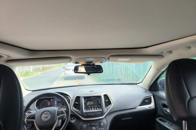 Used Jeep Cherokee 2017 2.0L Superior Edition Headliner