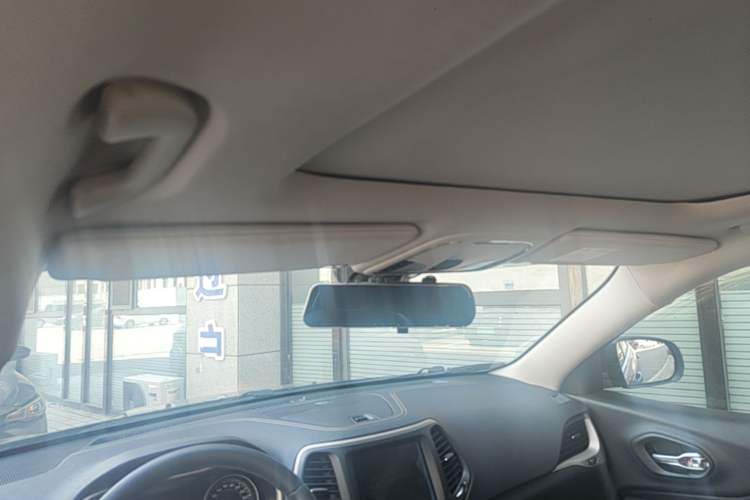 Used Jeep Cherokee 2017 2.0L Superior Edition Headliner