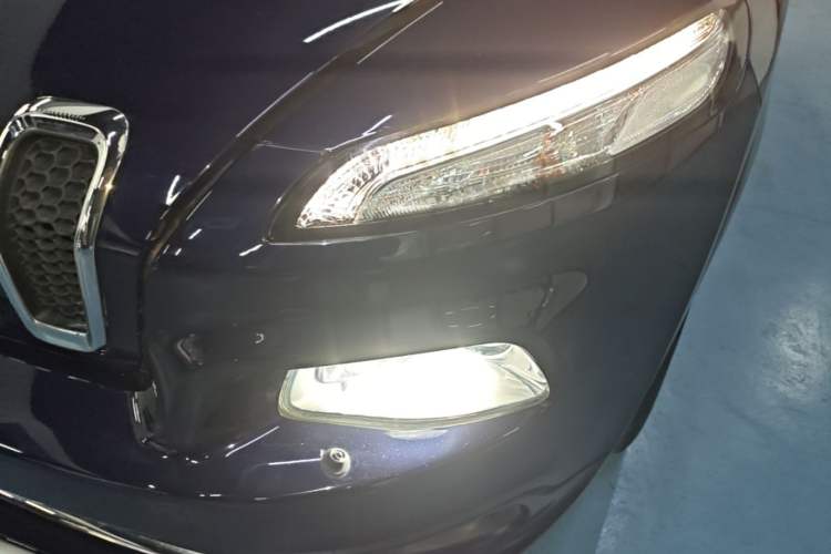 Used Jeep Cherokee 2017 2.4L Professional Smart Edition Left Front Headlight