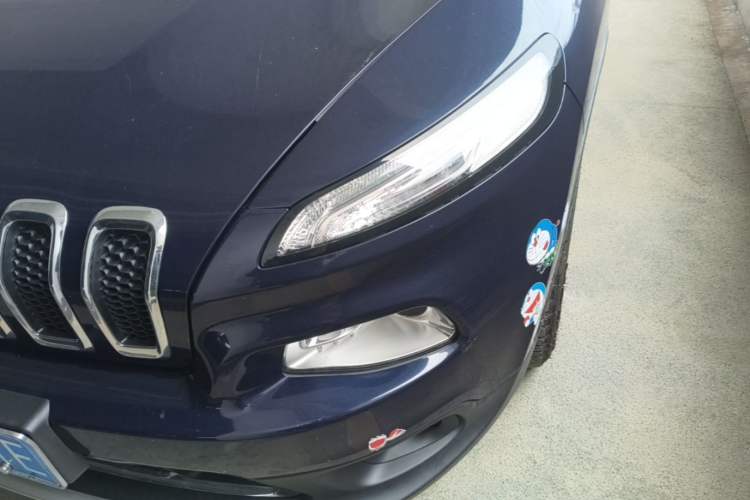 Used Jeep Cherokee 2017 2.0L Superior Edition Left Front Headlight
