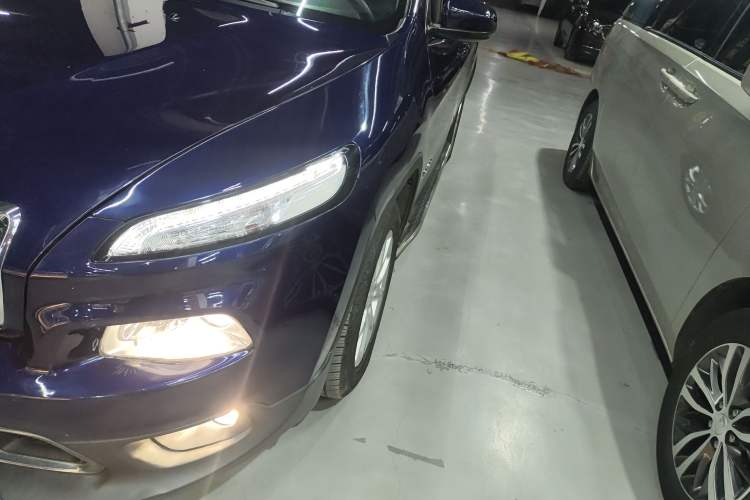 Used Jeep Cherokee 2017 2.0L Superior Edition Left Front Headlight