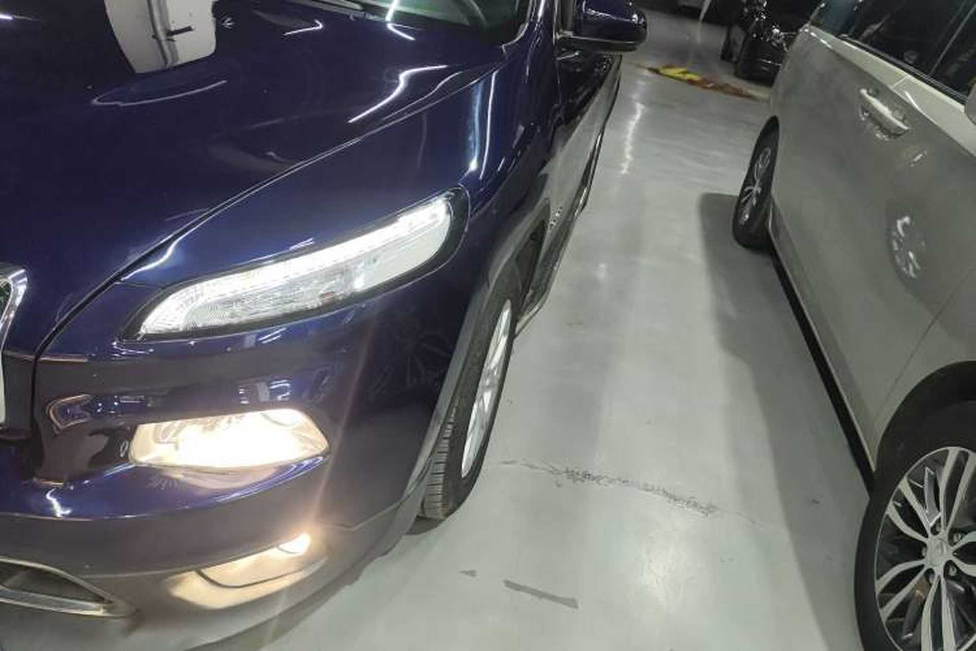 Used Jeep Cherokee 2017 2.0L Superior Edition Left Front Headlight