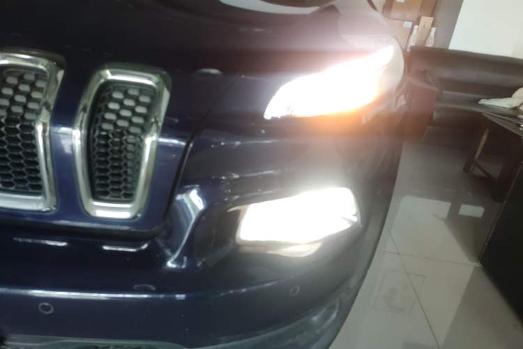 Used Jeep Cherokee 2017 2.0L Superior Edition Left Front Headlight