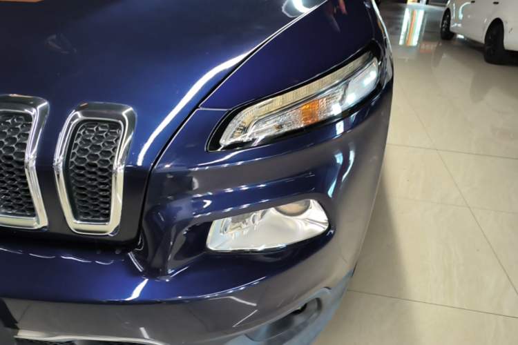Used Jeep Cherokee 2017 2.0L Superior Edition Left Front Headlight
