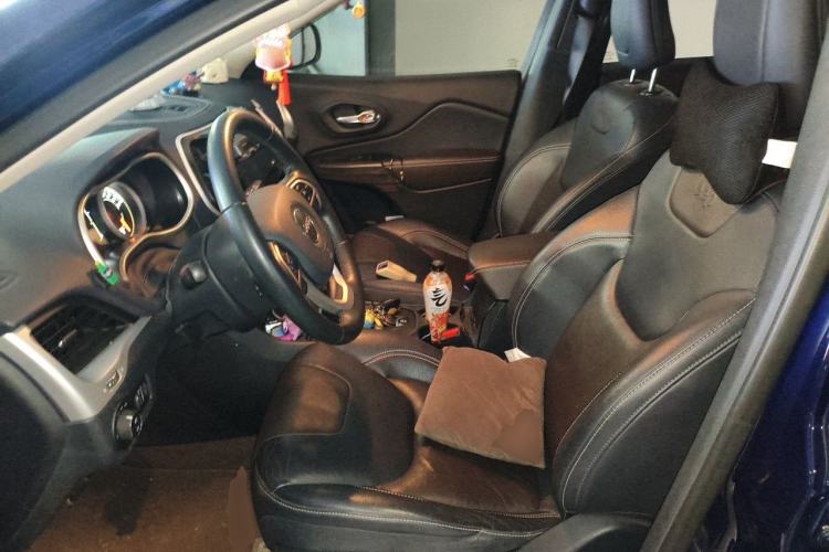 Used Jeep Cherokee 2017 2.4L Leading Edition Left Front Seat