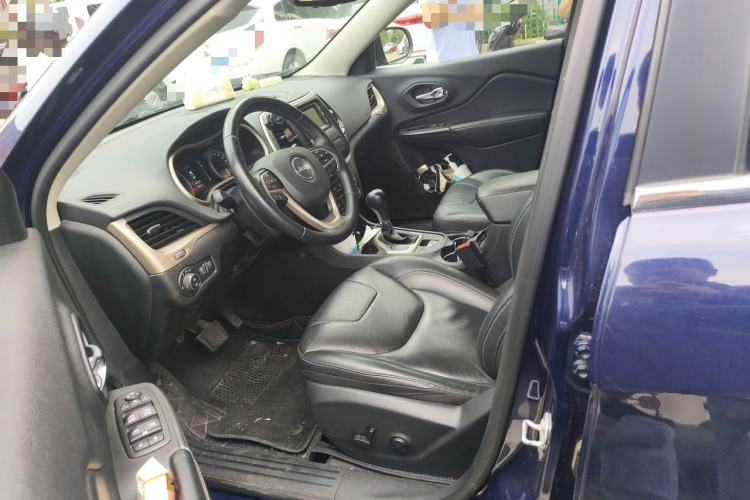 Used Jeep Cherokee 2017 2.4L Leading Edition Left Front Seat