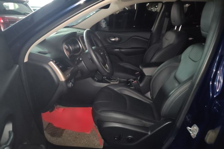 Used Jeep Cherokee 2017 2.4L Leading Smart Edition Left Front Seat