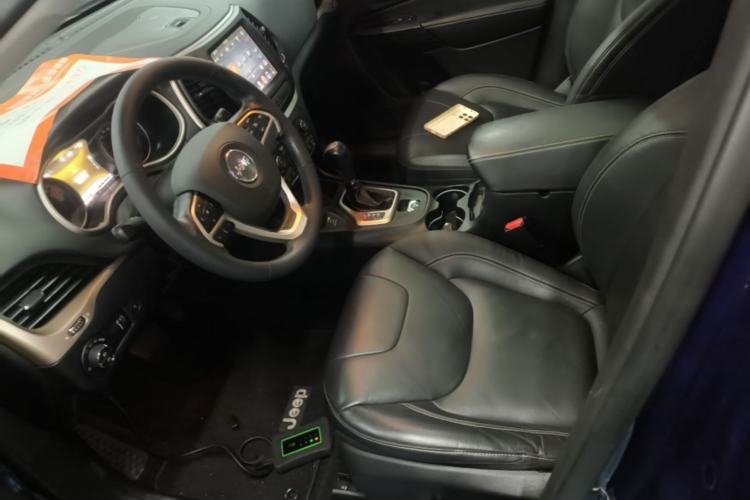 Used Jeep Cherokee 2017 2.4L Excellence Edition Left Front Seat