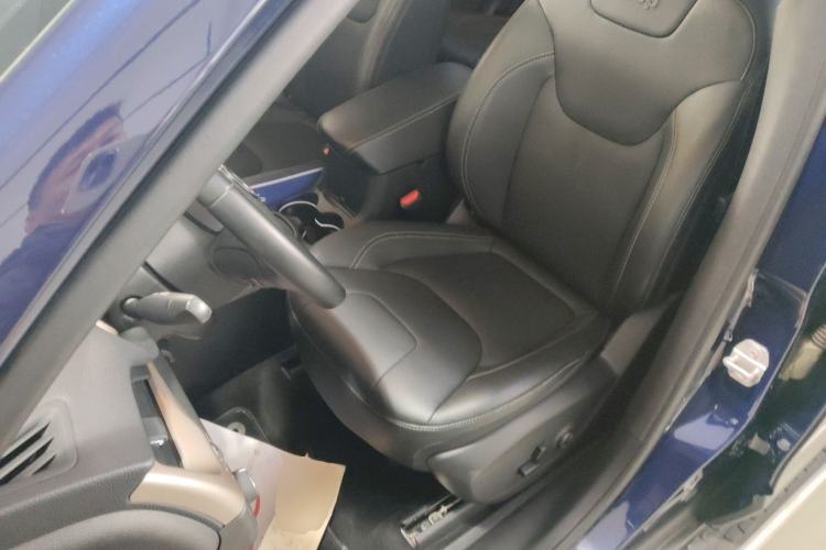 Used Jeep Cherokee 2017 2.0L Superior Edition Left Front Seat