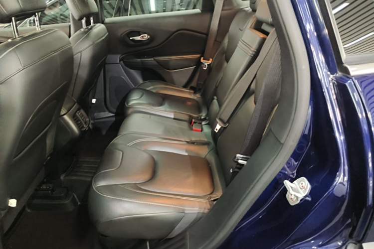 Used Jeep Cherokee 2017 2.0L Superior Edition Left Rear Seat