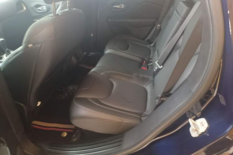 Used Jeep Cherokee 2017 2.0L Superior Edition Left Rear Seat