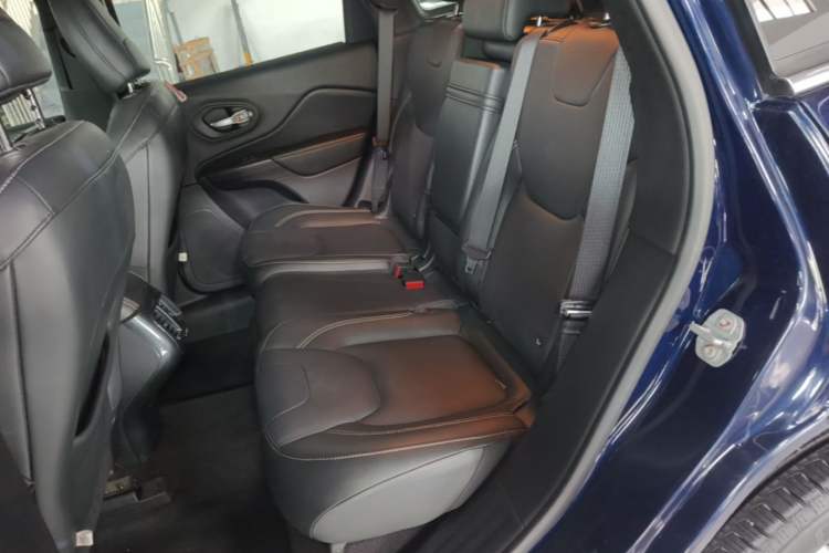 Used Jeep Cherokee 2017 2.0L Superior Edition Left Rear Seat