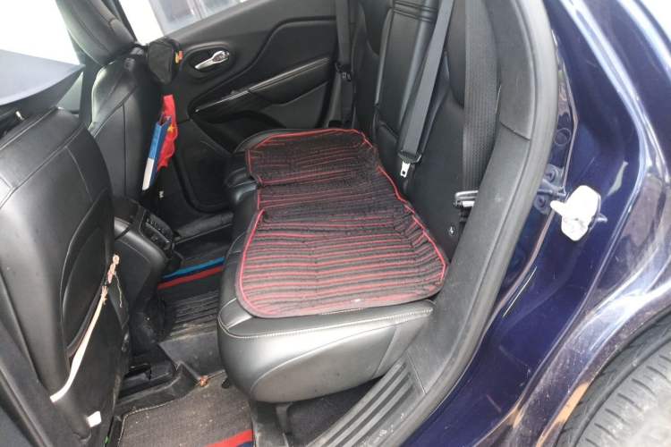 Used Jeep Cherokee 2017 2.0L Superior Edition Left Rear Seat