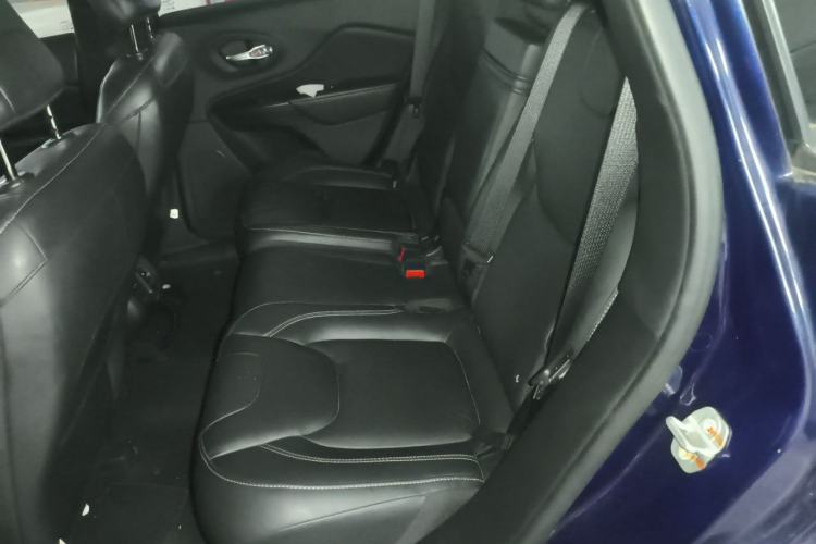 Used Jeep Cherokee 2017 2.0L Superior Edition Left Rear Seat