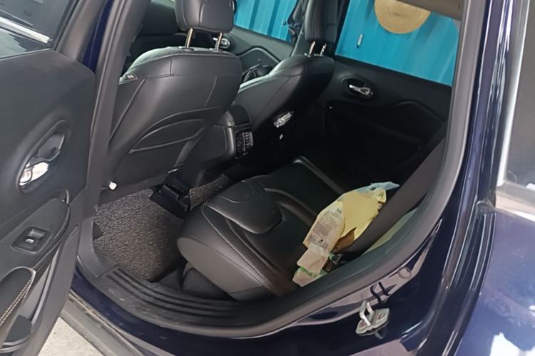 Used Jeep Cherokee 2017 2.0L Superior Edition Left Rear Seat