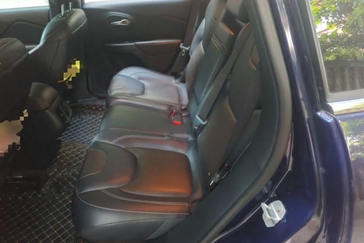 Used Jeep Cherokee 2017 2.0L Superior Edition Left Rear Seat