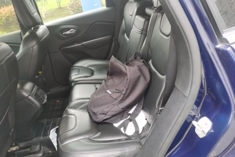 Used Jeep Cherokee 2017 2.0L Superior Edition Left Rear Seat