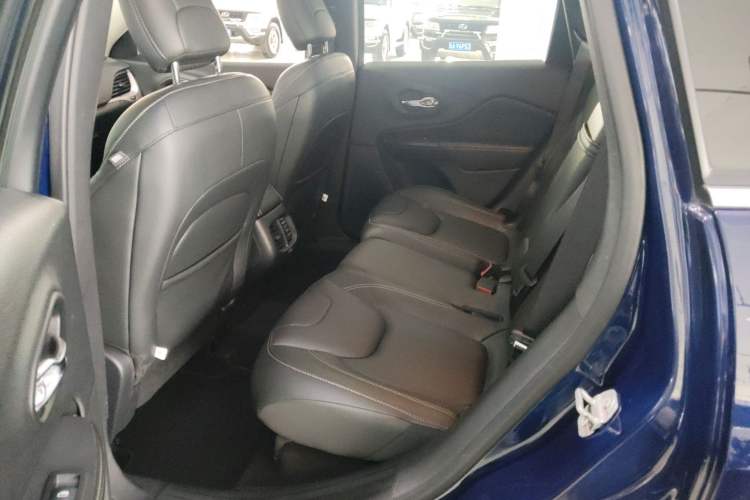 Used Jeep Cherokee 2017 2.0L Superior Edition Left Rear Seat
