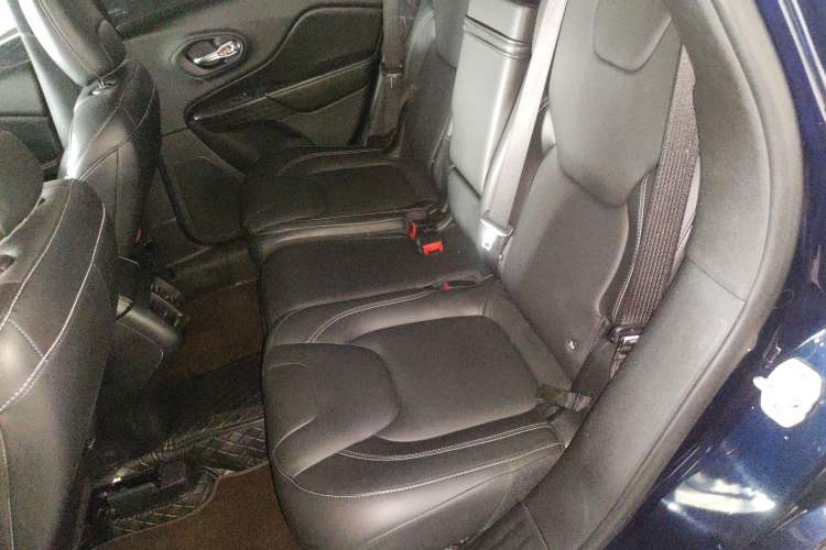 Used Jeep Cherokee 2017 2.0L Superior Edition Left Rear Seat