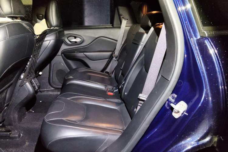 Used Jeep Cherokee 2017 2.4L Professional Smart Edition Left Rear Seat