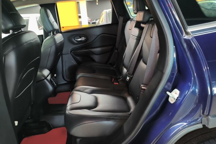 Used Jeep Cherokee 2017 2.0L Superior Edition Left Rear Seat