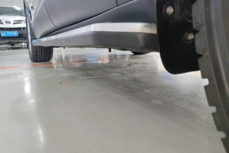 Used Jeep Cherokee 2017 2.0L Superior Edition Left Side Sill