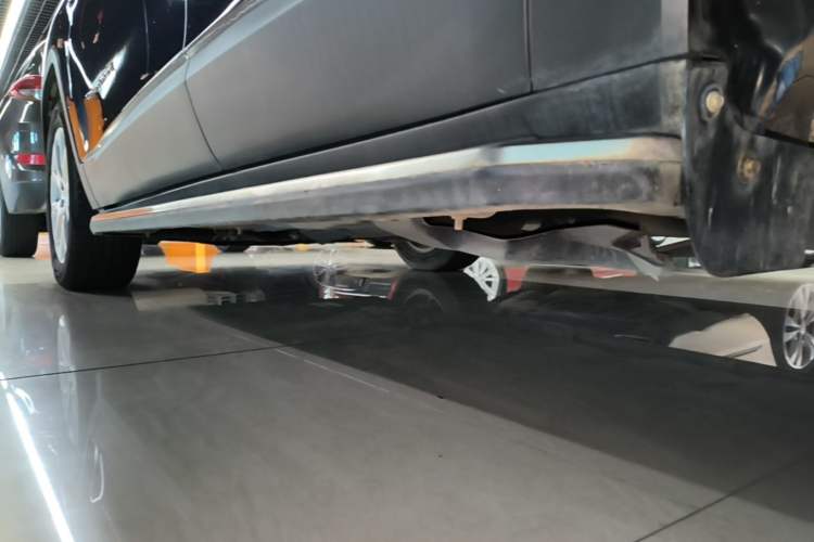 Used Jeep Cherokee 2017 2.0L Superior Edition Left Side Sill