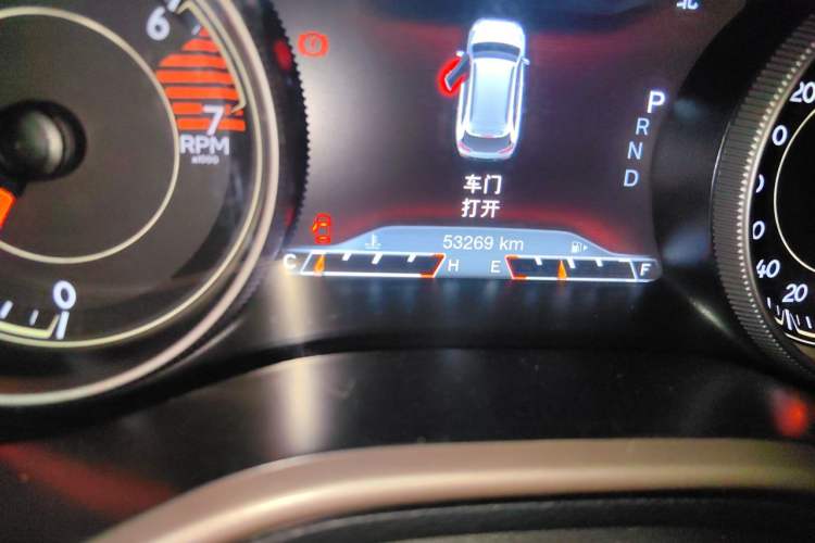 Used Jeep Cherokee 2017 2.0L Superior Edition Odometer Close Up