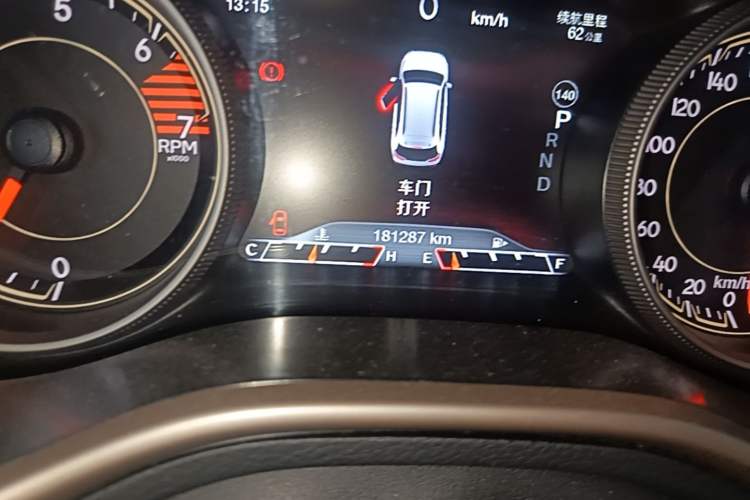 Used Jeep Cherokee 2017 2.0L Superior Edition Odometer Close Up