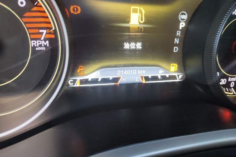 Used Jeep Cherokee 2017 2.0L Superior Edition Odometer Close Up